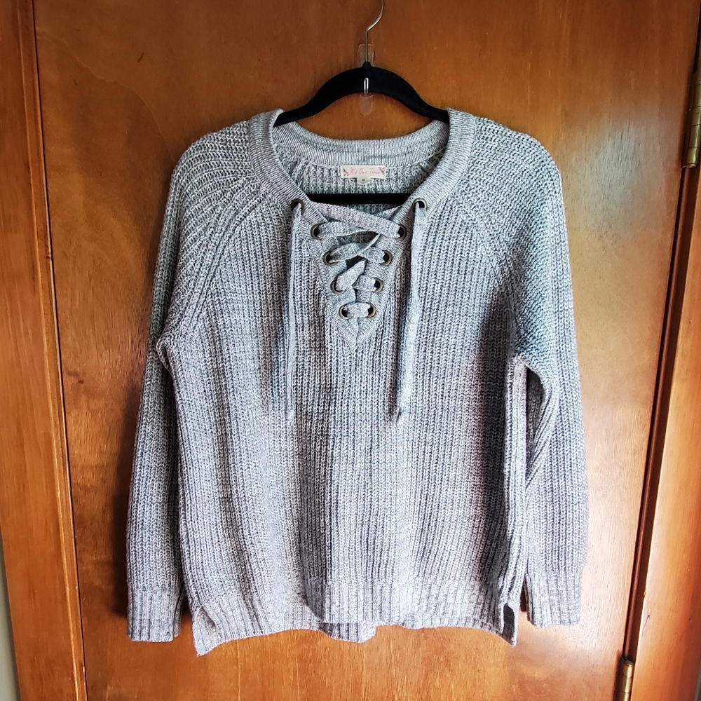 Medium criss cross v neck Sweater